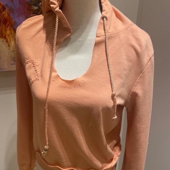 Hannah Jones Orange Sweatshirt - Picture 6 of 7